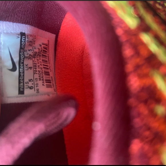 Nike Women’s Roshe One Flyknit running shoe - Picture 7 of 7